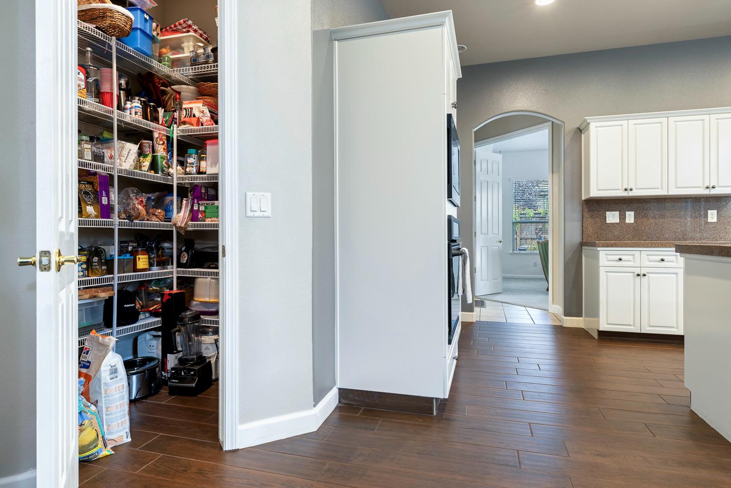 356 Richmond Ave, Clovis, CA 93619