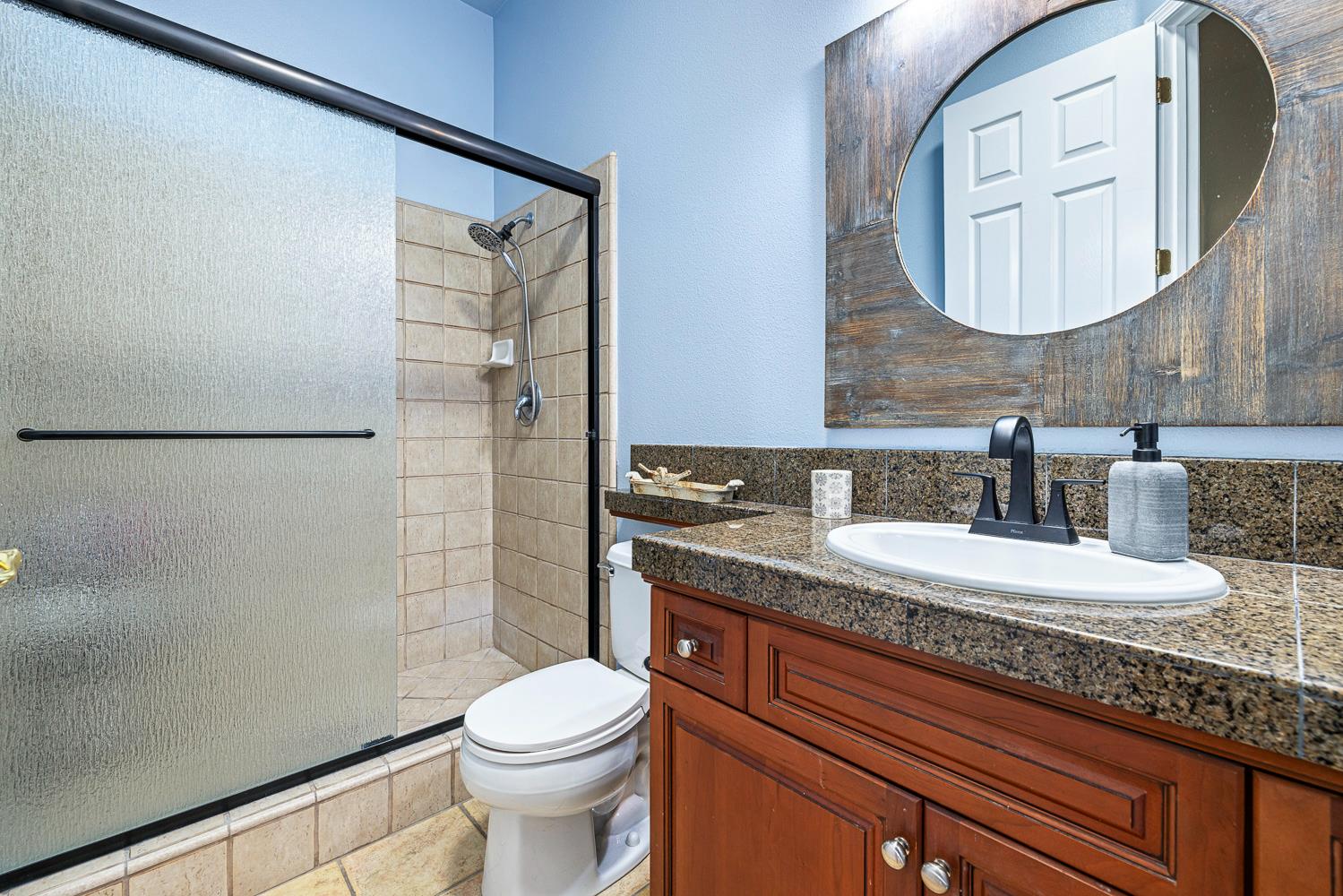 356 Richmond Ave, Clovis, CA 93619