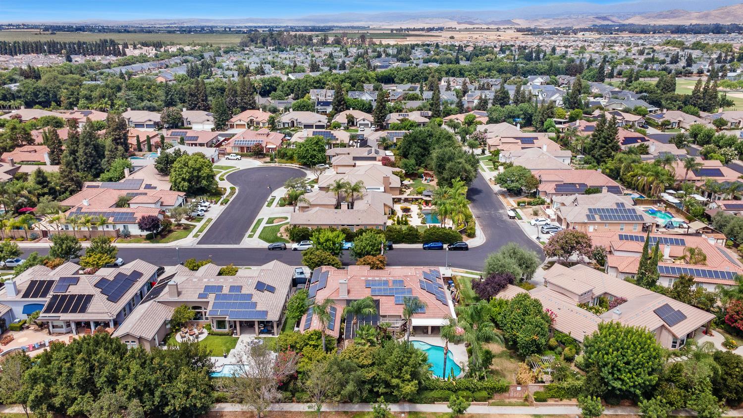 356 Richmond Ave, Clovis, CA 93619