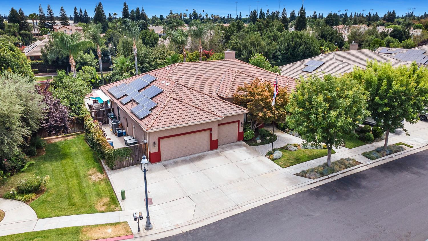 356 Richmond Ave, Clovis, CA 93619