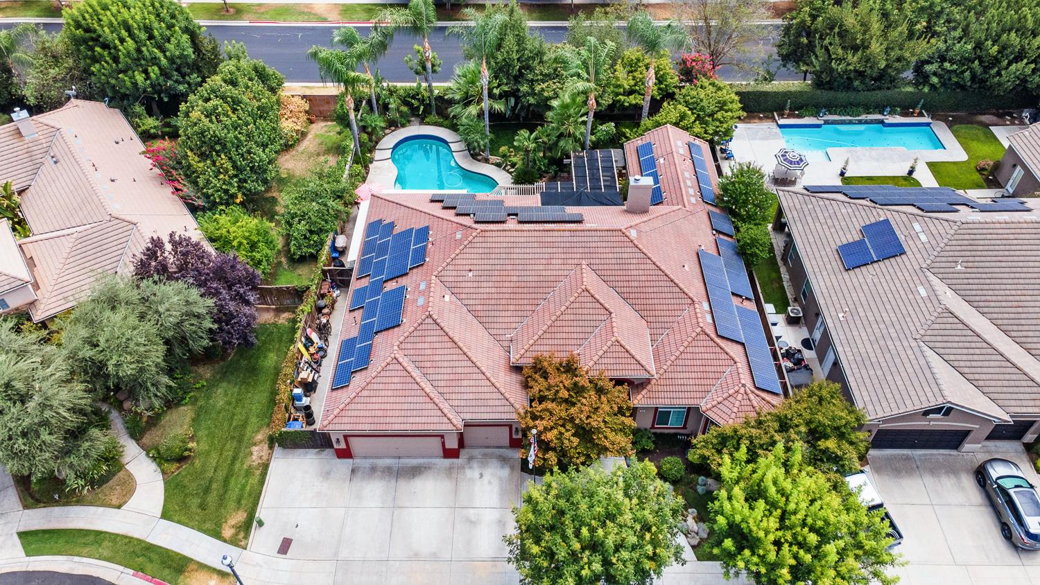 356 Richmond Ave, Clovis, CA 93619