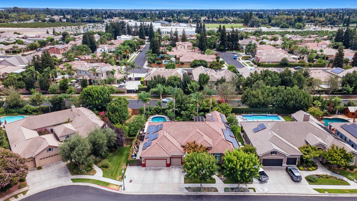 356 Richmond Ave, Clovis, CA 93619
