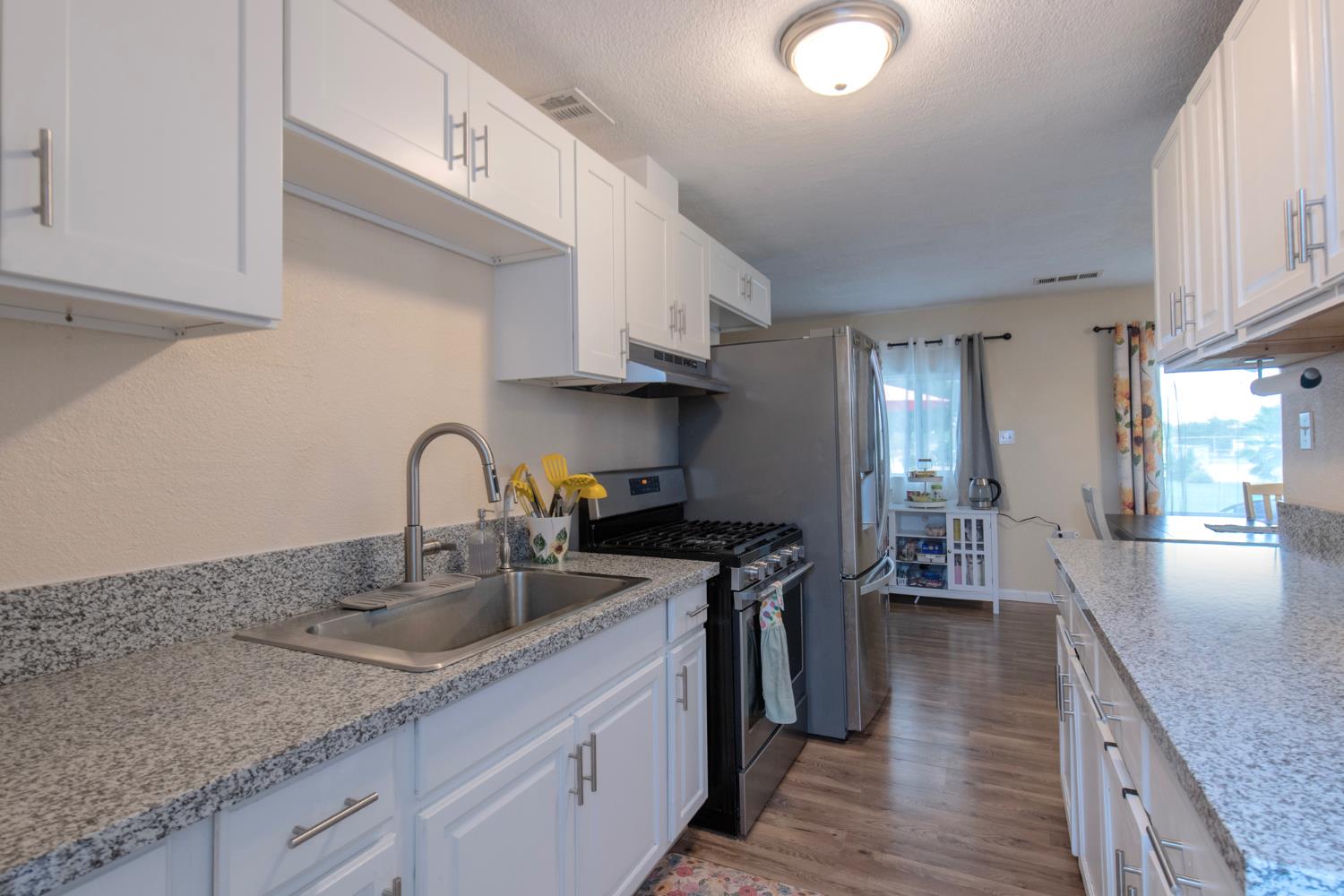 6397 W Clinton Ave, Fresno, CA 93723