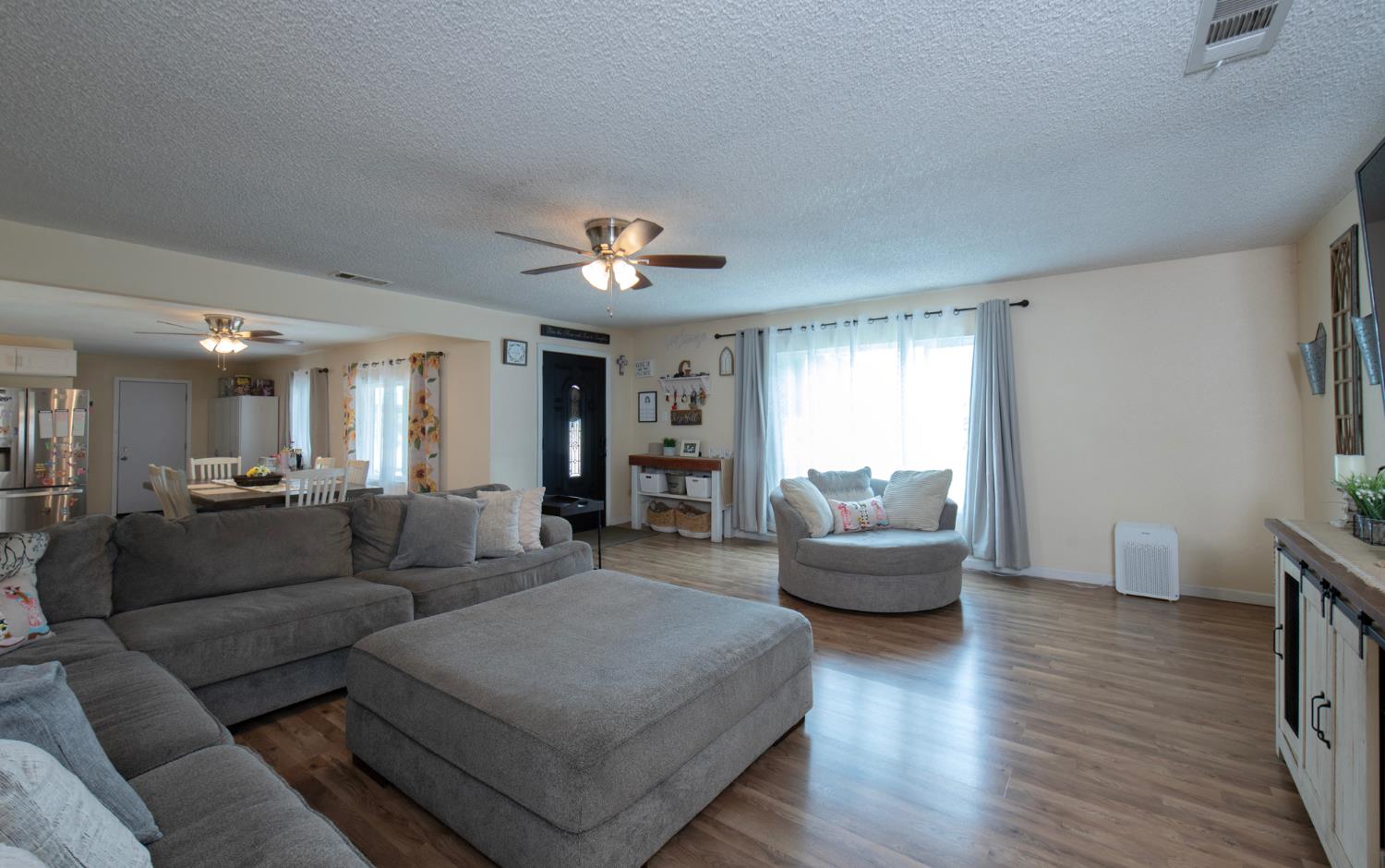 6397 W Clinton Ave, Fresno, CA 93723