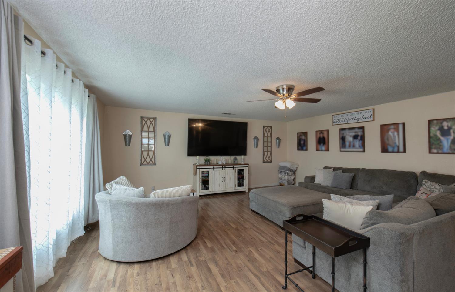 6397 W Clinton Ave, Fresno, CA 93723