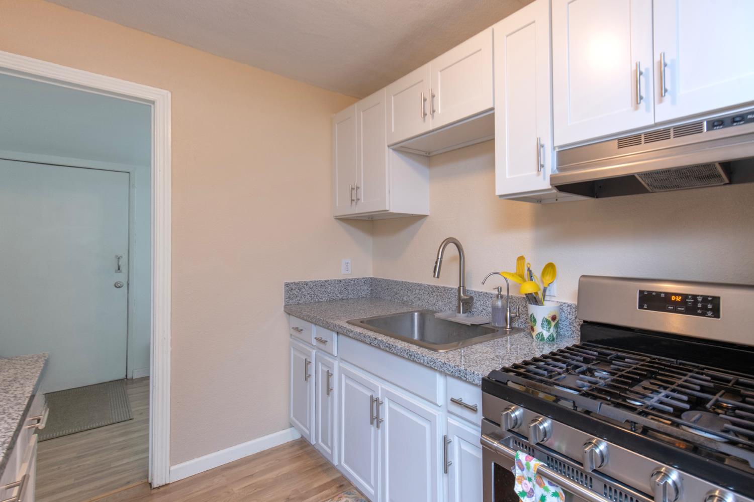 6397 W Clinton Ave, Fresno, CA 93723