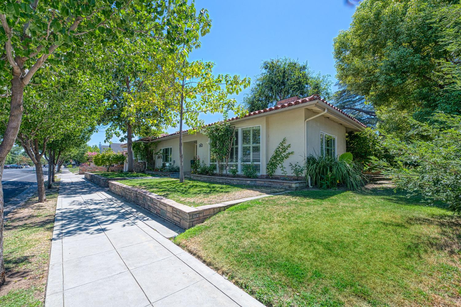 1941 N Wishon Ave, Fresno, CA 93704