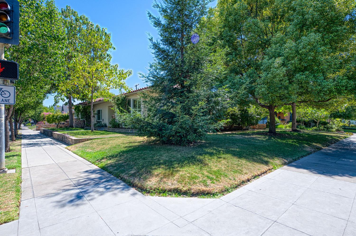 1941 N Wishon Ave, Fresno, CA 93704