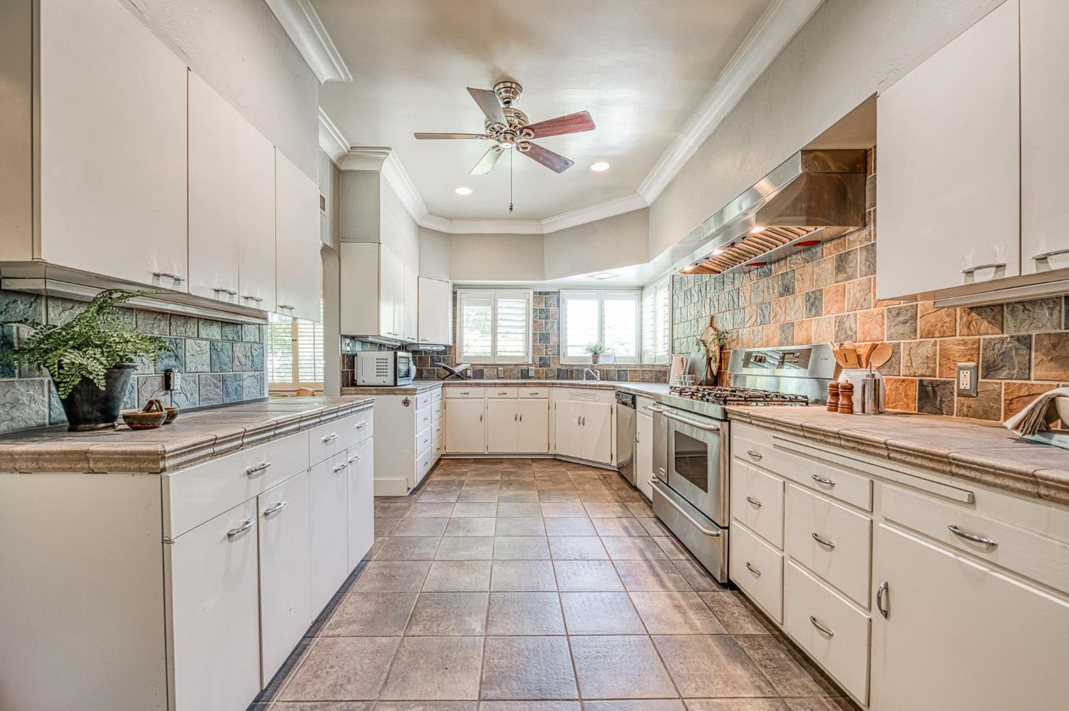 1941 N Wishon Ave, Fresno, CA 93704