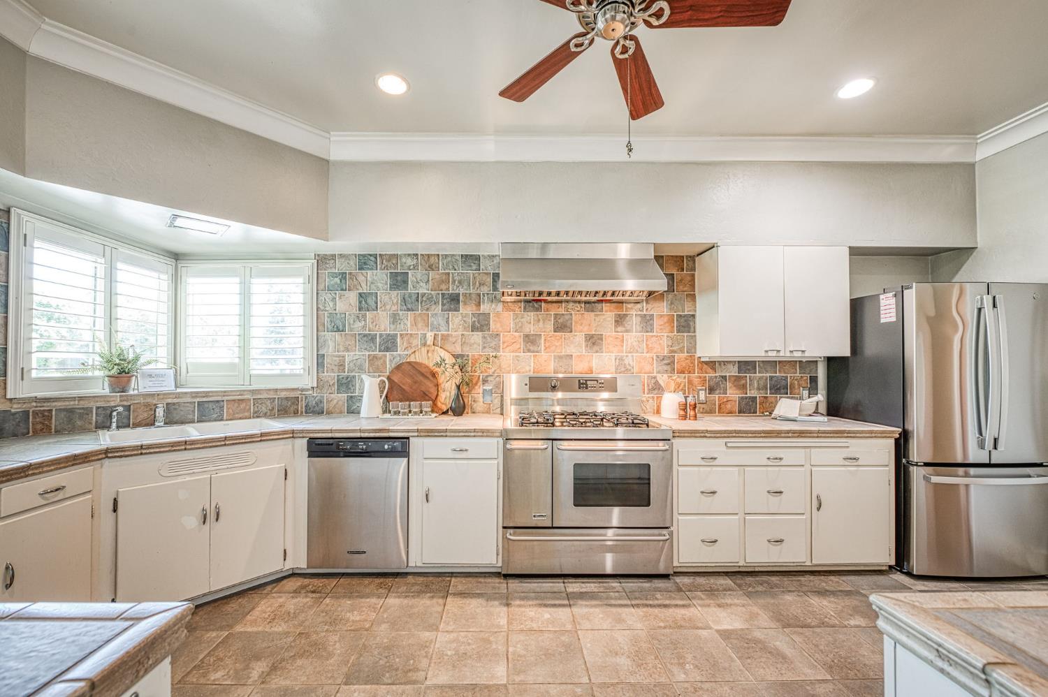 1941 N Wishon Ave, Fresno, CA 93704