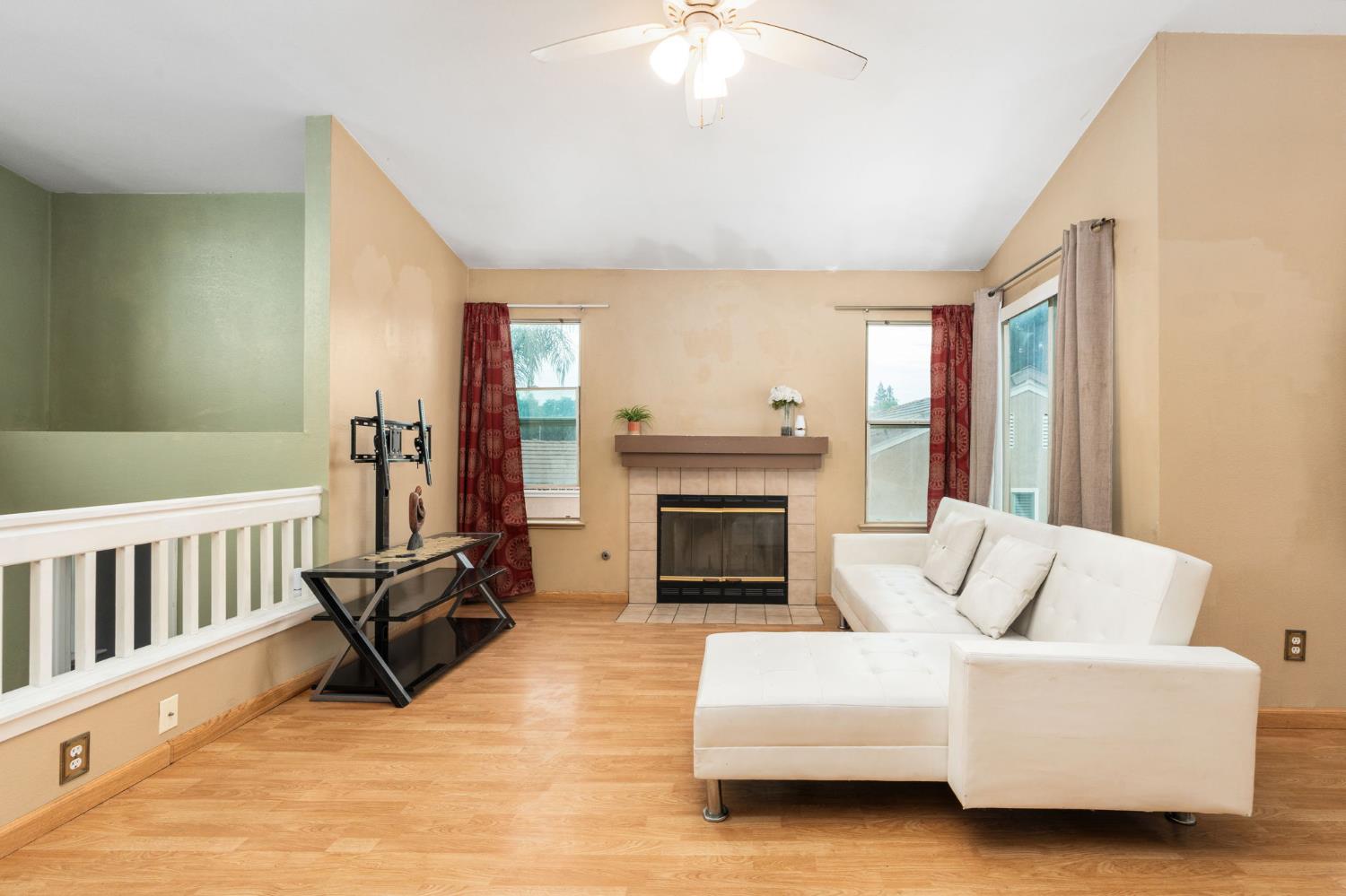 2323 E Houston Ave, Fresno, CA 93720