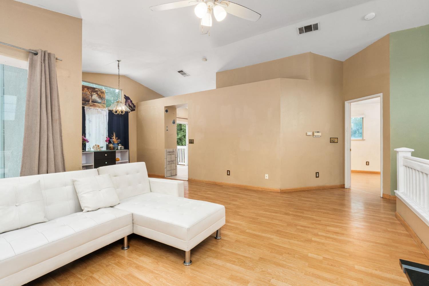 2323 E Houston Ave, Fresno, CA 93720