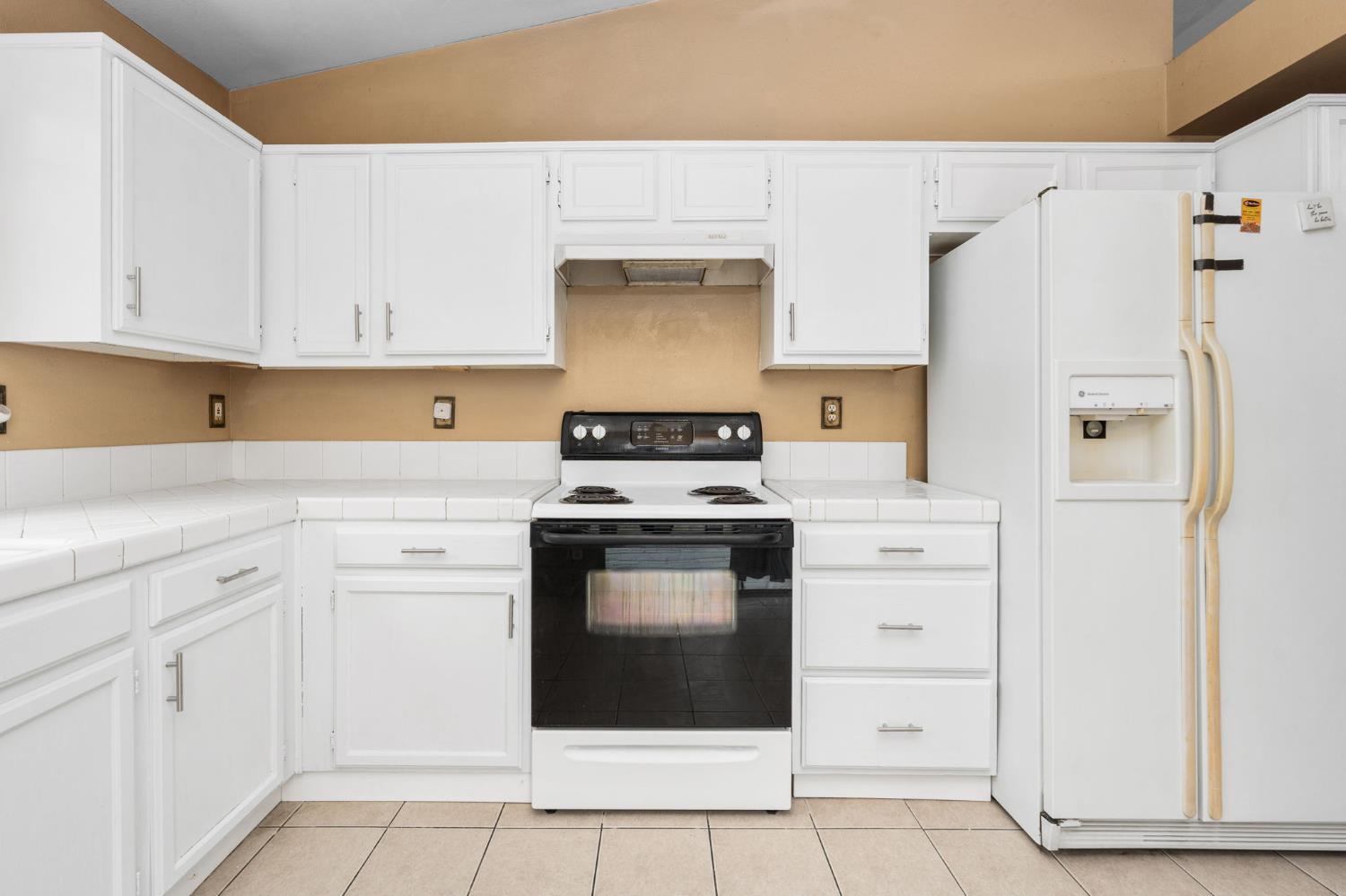 2323 E Houston Ave, Fresno, CA 93720