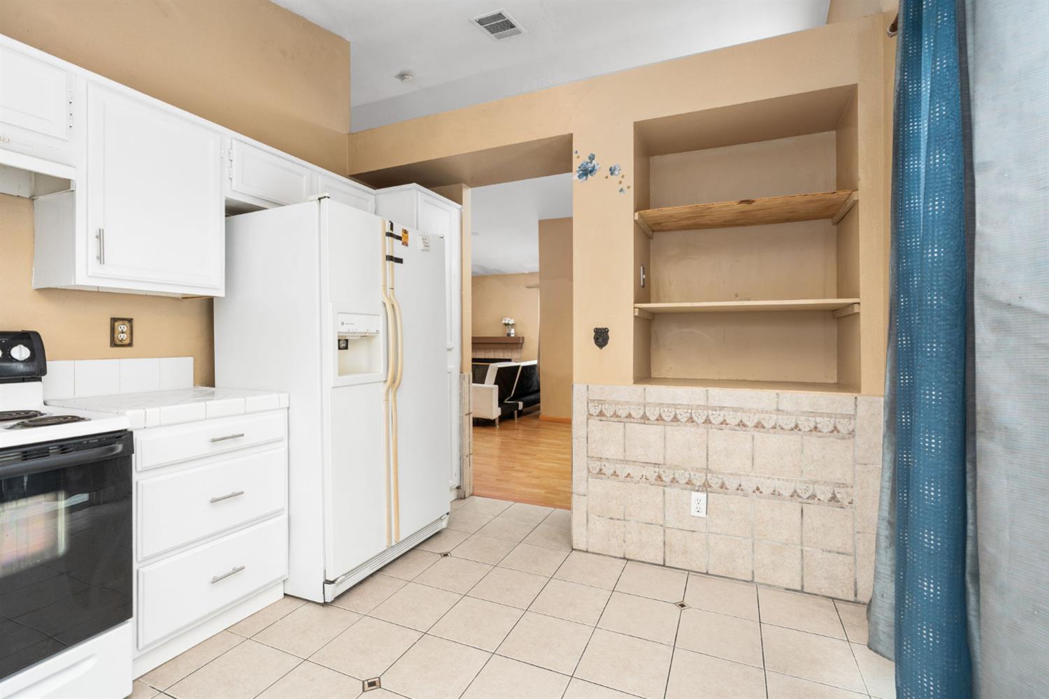 2323 E Houston Ave, Fresno, CA 93720