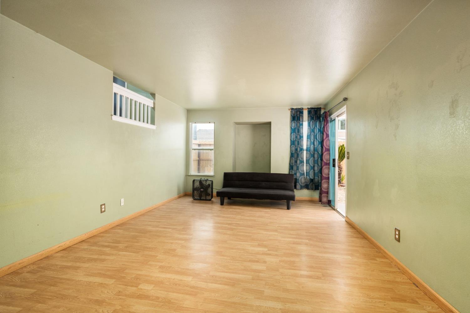 2323 E Houston Ave, Fresno, CA 93720
