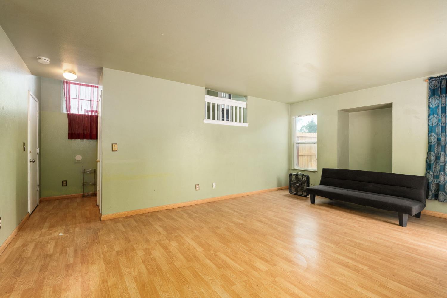 2323 E Houston Ave, Fresno, CA 93720
