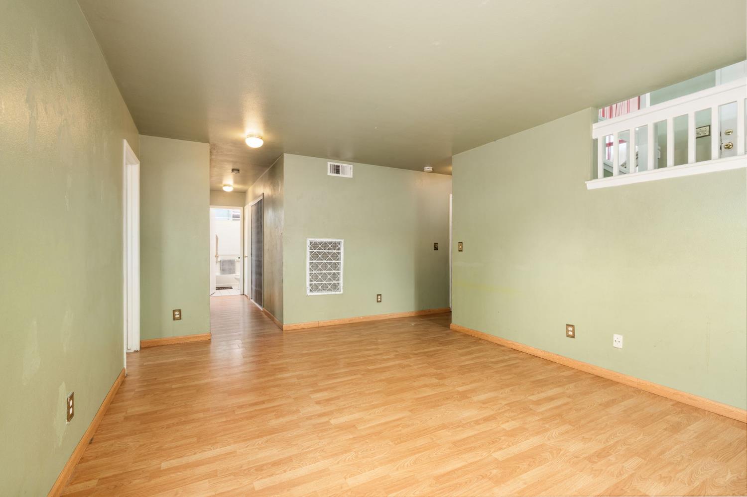 2323 E Houston Ave, Fresno, CA 93720