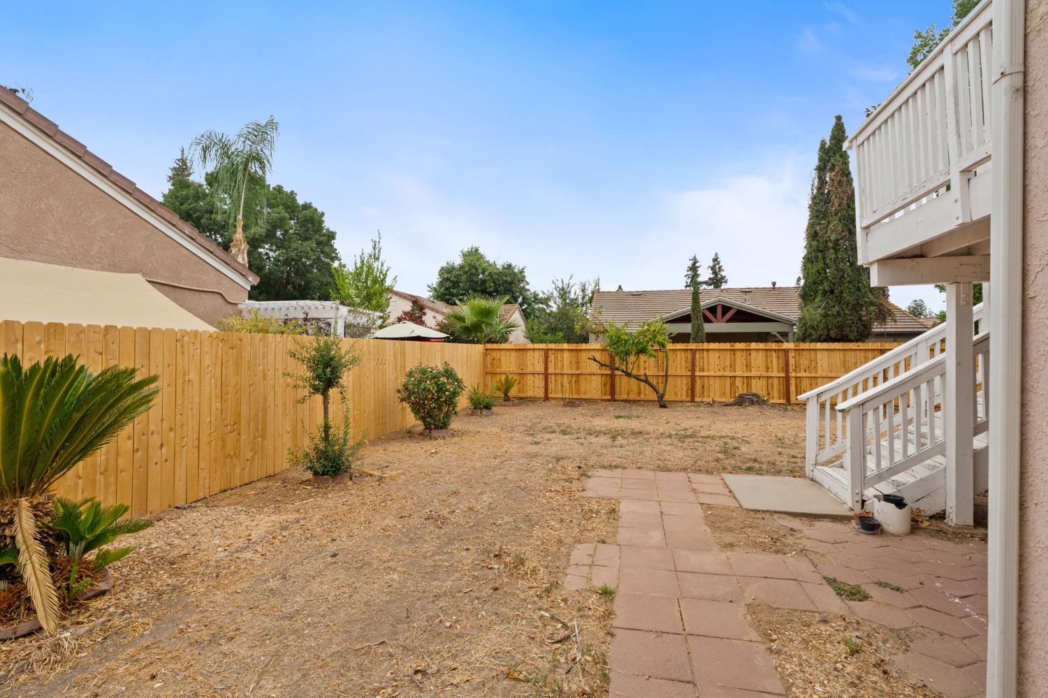 2323 E Houston Ave, Fresno, CA 93720