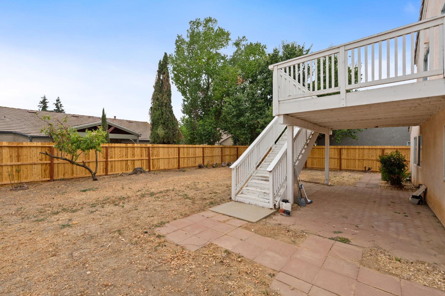 2323 E Houston Ave, Fresno, CA 93720