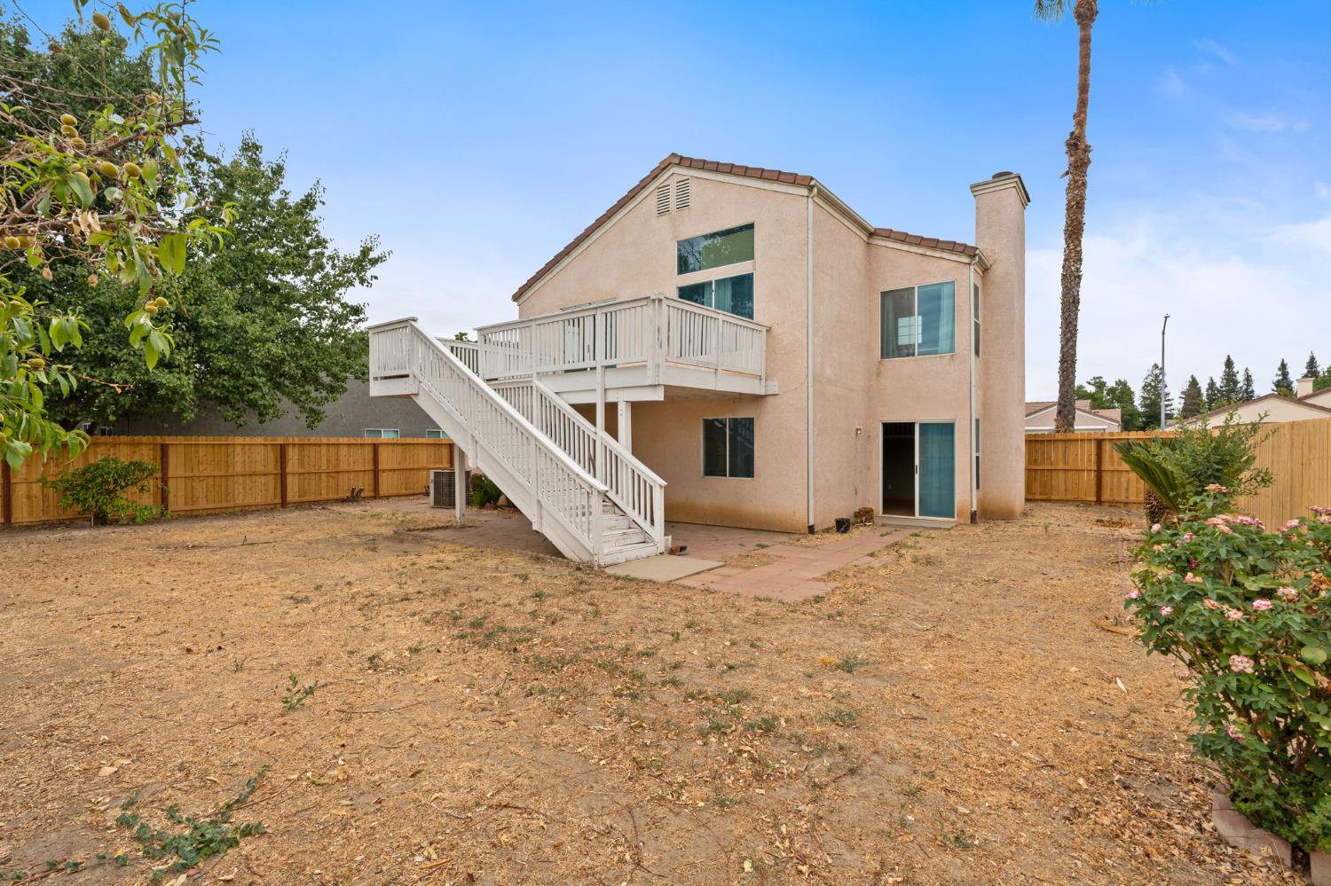 2323 E Houston Ave, Fresno, CA 93720
