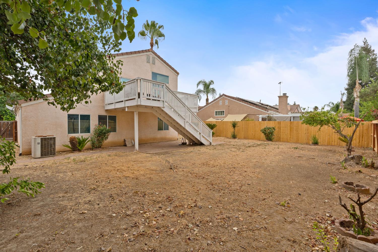 2323 E Houston Ave, Fresno, CA 93720