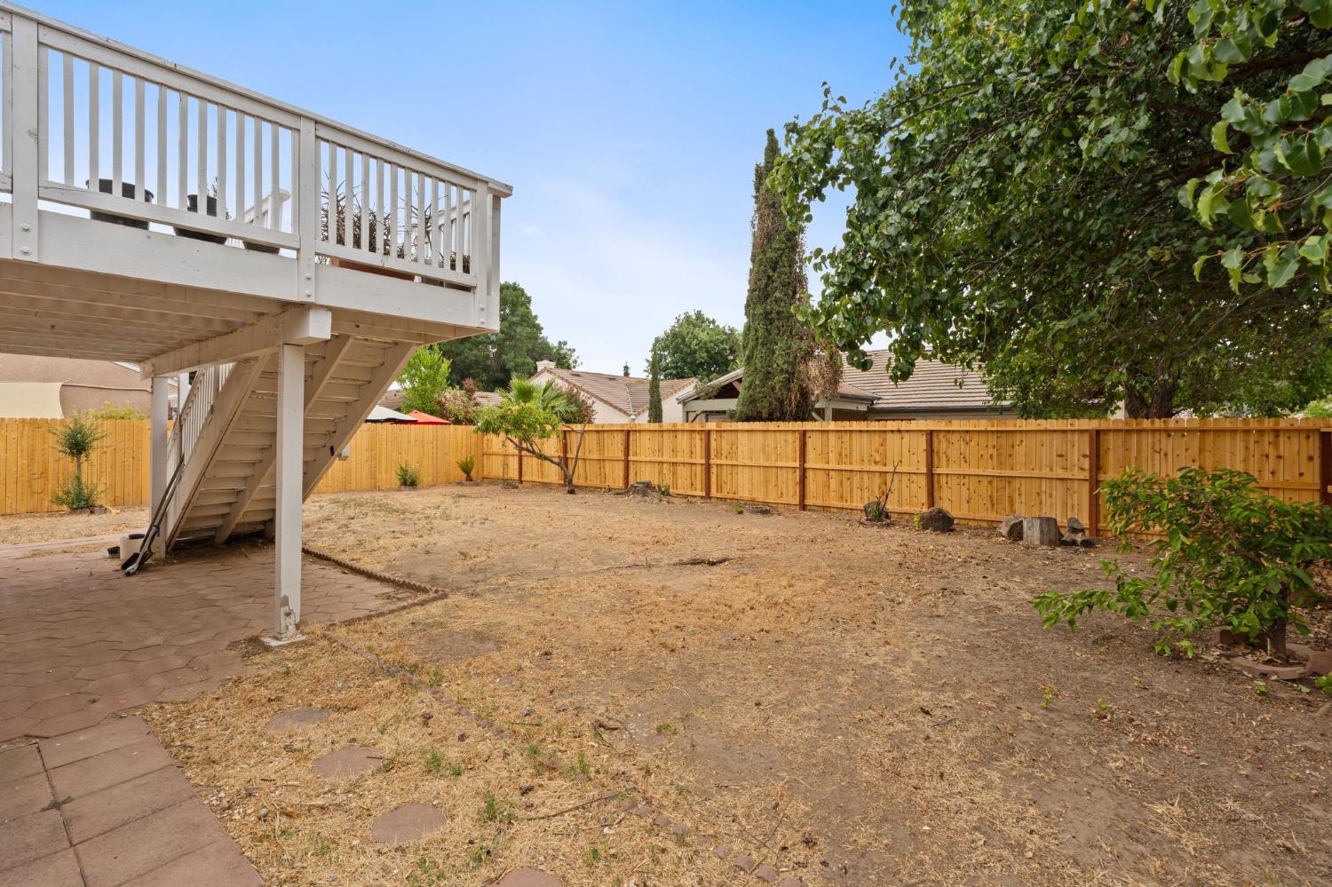 2323 E Houston Ave, Fresno, CA 93720