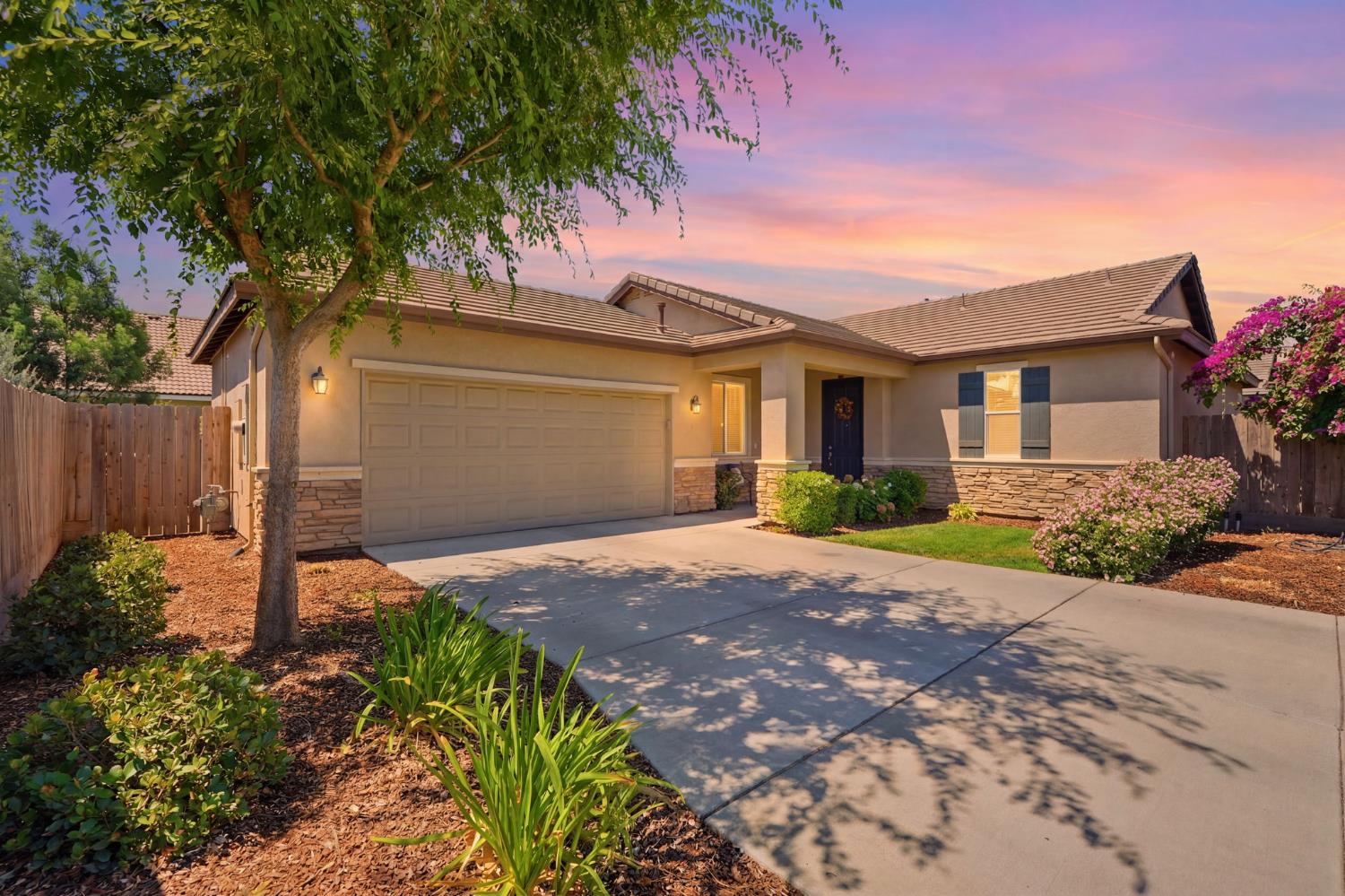 3207 N Kent St, Visalia, CA 93291