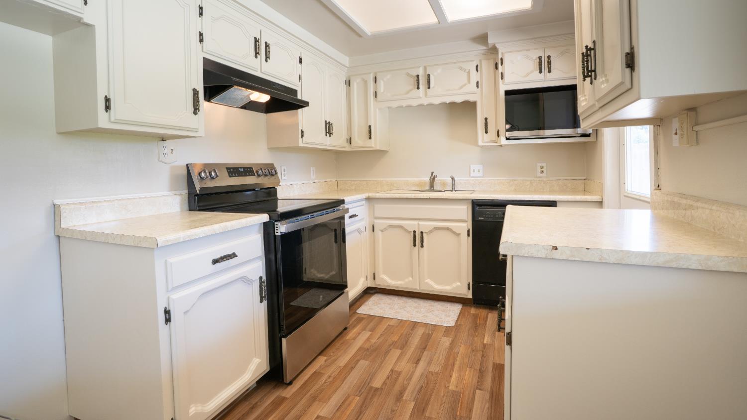 1070 N. Princeton Ave., Coalinga, CA 93210