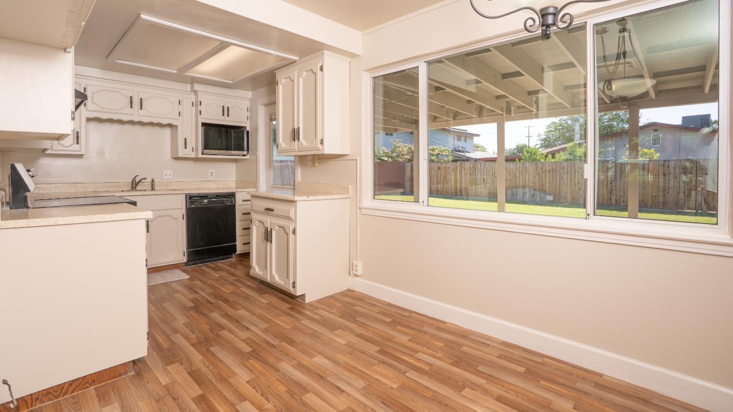 1070 N. Princeton Ave., Coalinga, CA 93210
