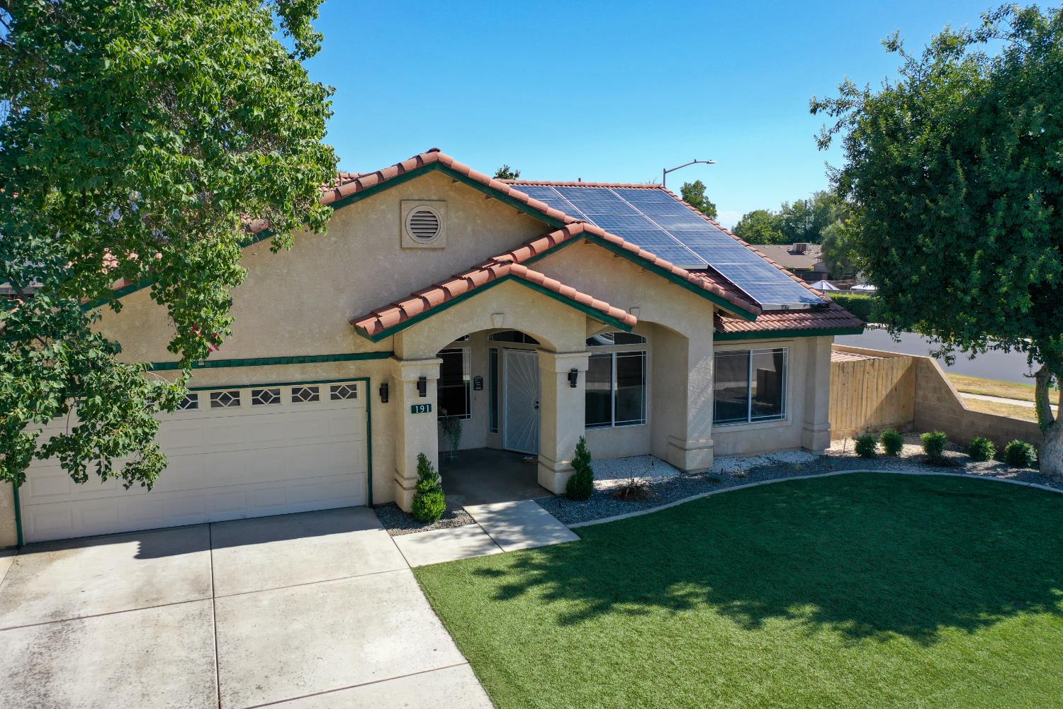 191 Orange St, Kingsburg, CA 93631