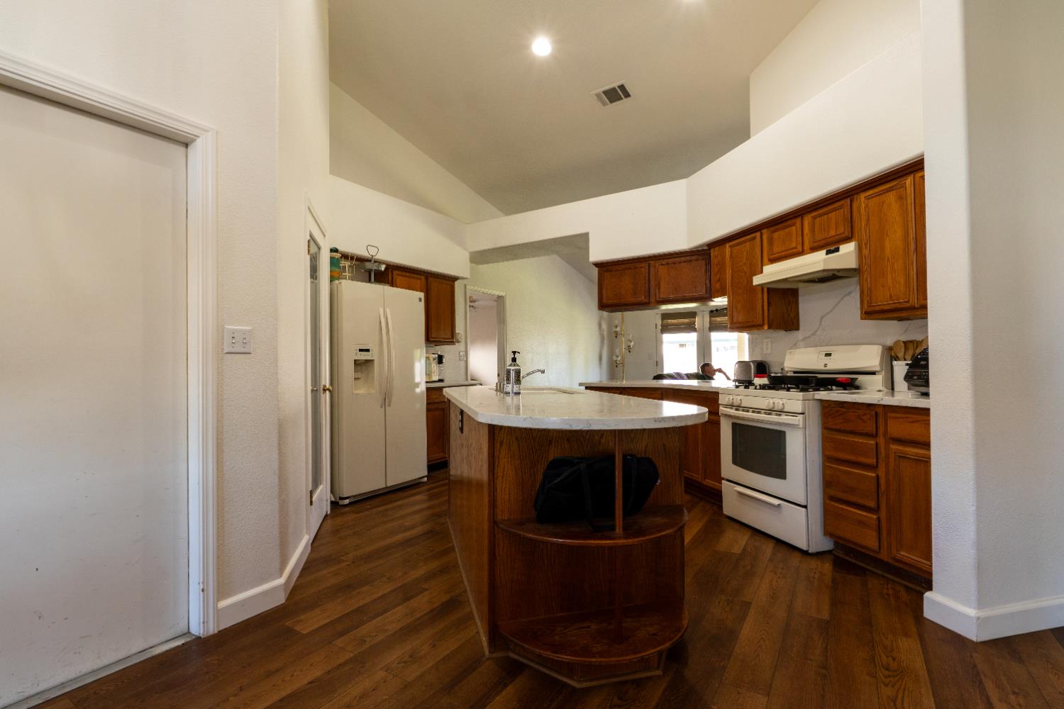 191 Orange St, Kingsburg, CA 93631