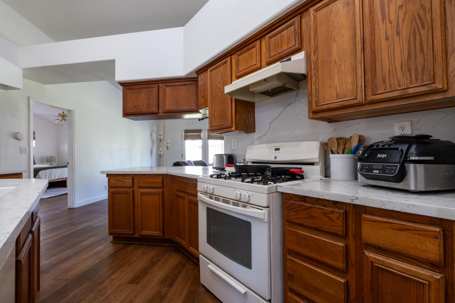 191 Orange St, Kingsburg, CA 93631