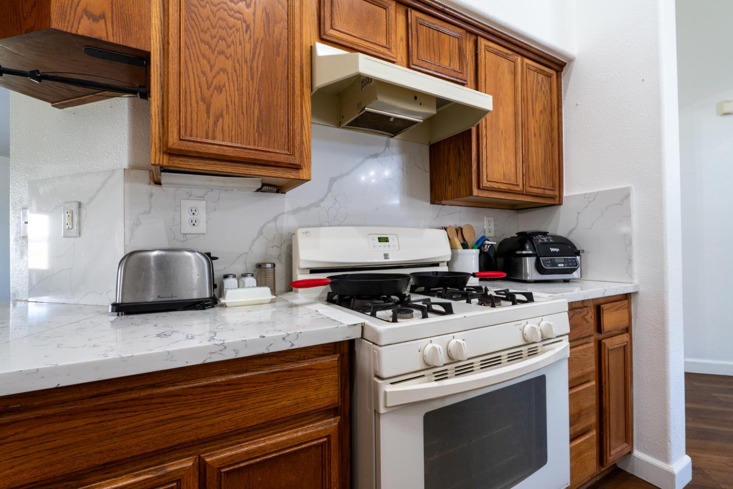 191 Orange St, Kingsburg, CA 93631
