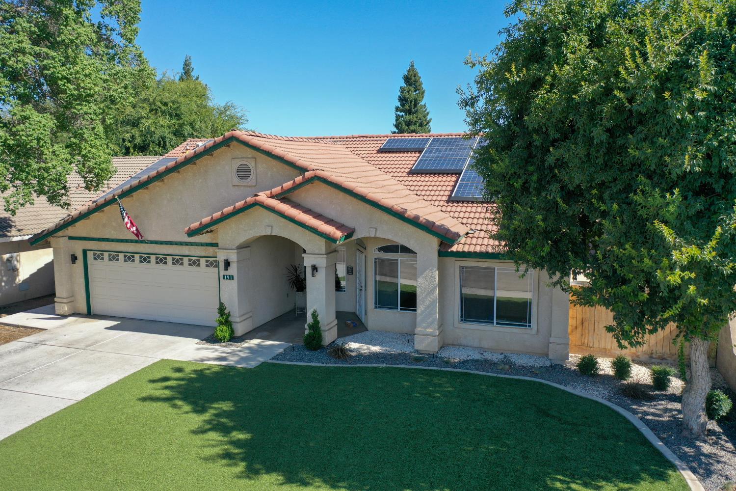 191 Orange St, Kingsburg, CA 93631