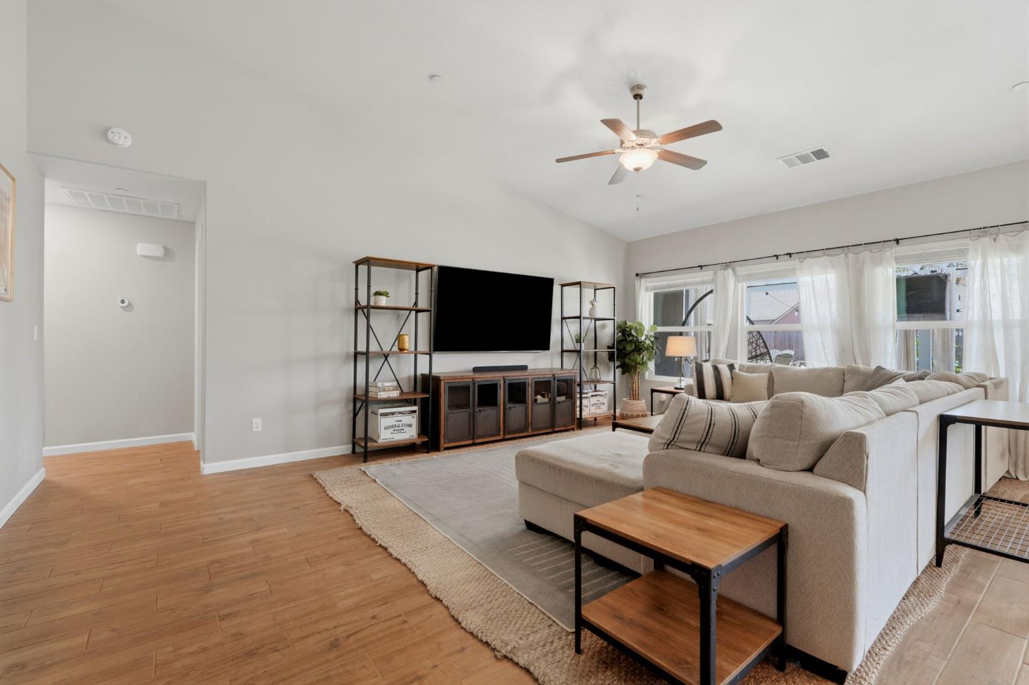 2257 W Mallard Way, Hanford, CA 93230