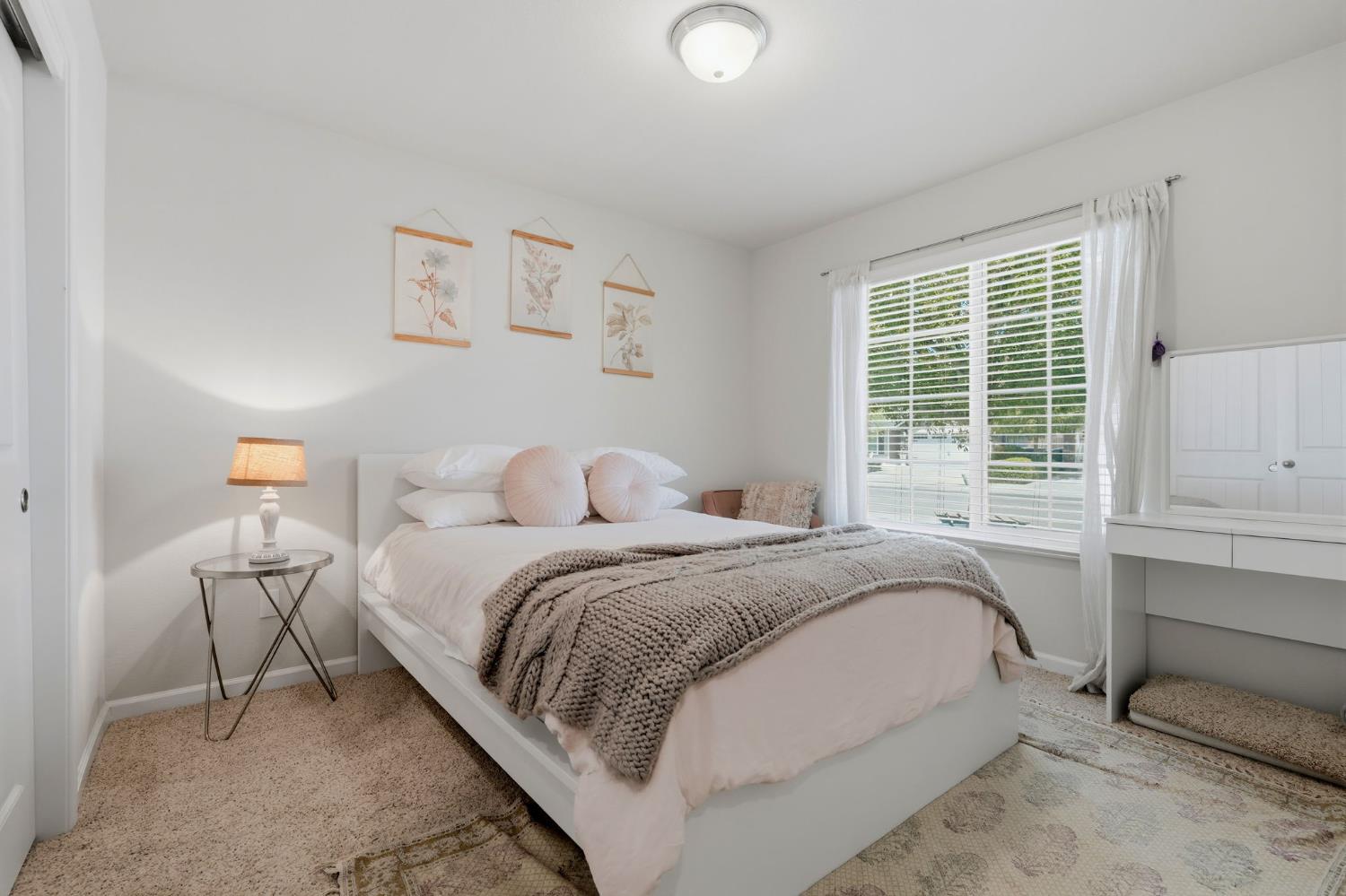 2257 W Mallard Way, Hanford, CA 93230
