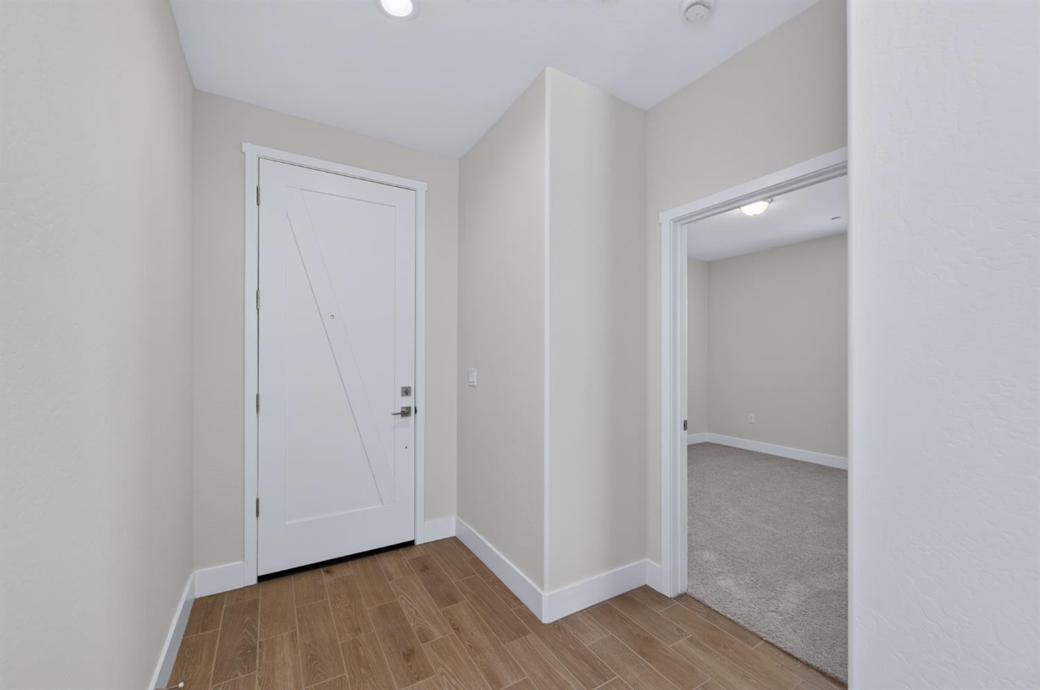 2822 E Corteza Dr, Fresno, CA 93730