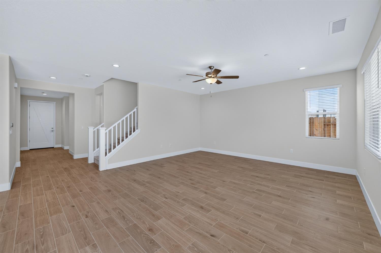 2822 E Corteza Dr, Fresno, CA 93730