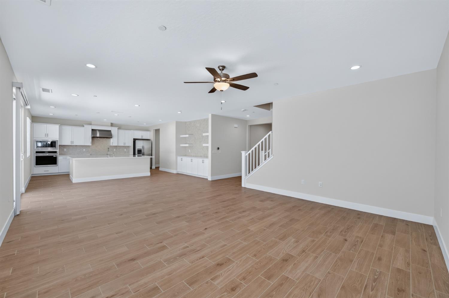 2822 E Corteza Dr, Fresno, CA 93730
