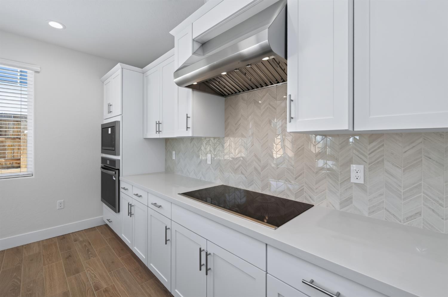 2822 E Corteza Dr, Fresno, CA 93730