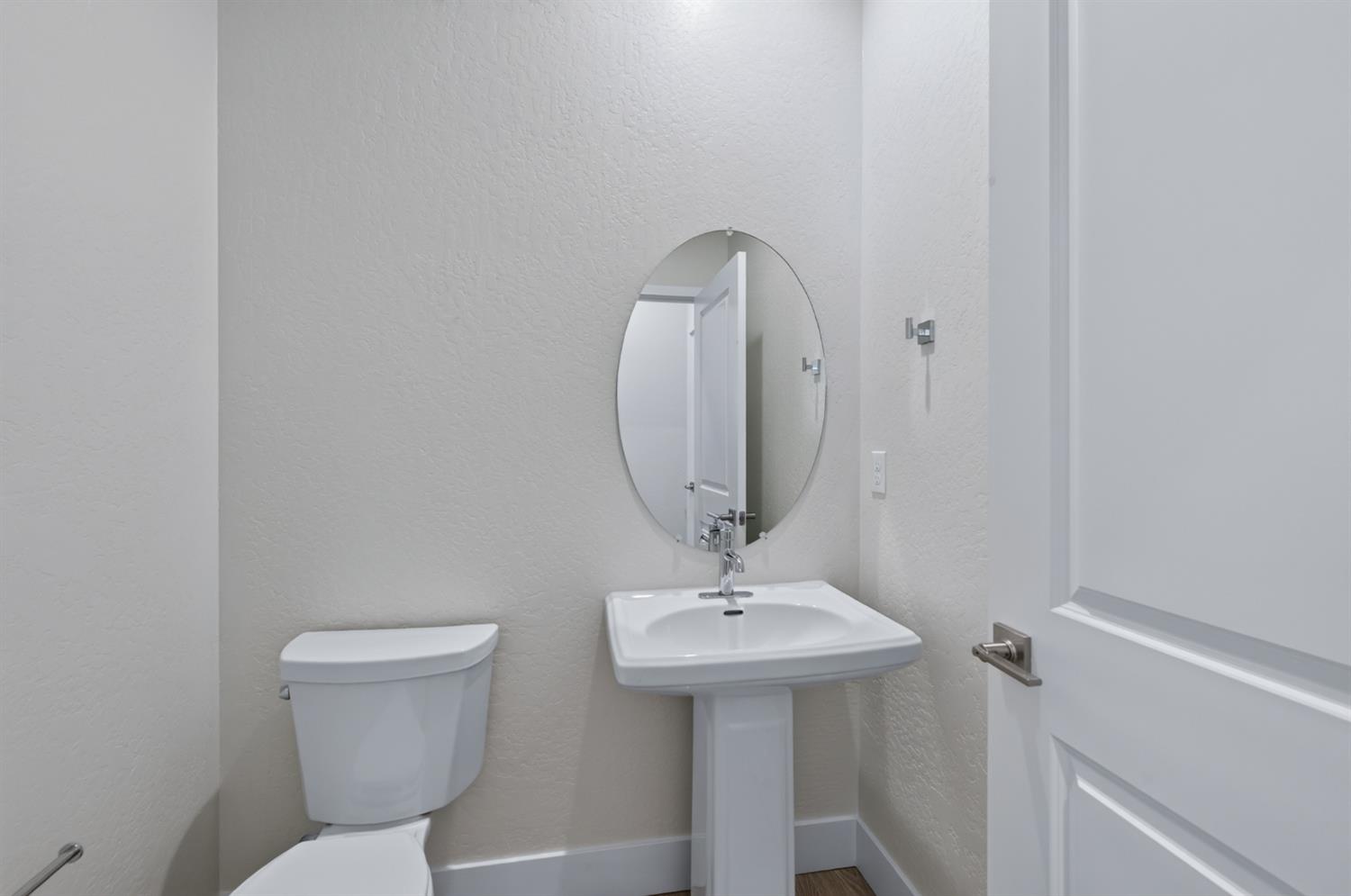 2822 E Corteza Dr, Fresno, CA 93730