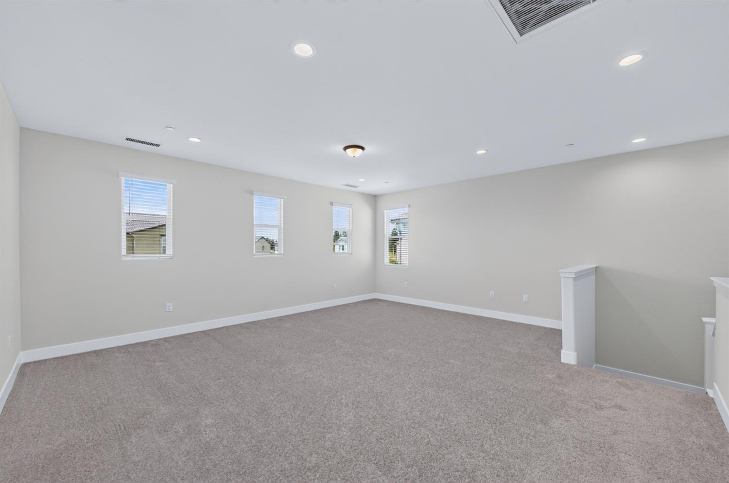 2822 E Corteza Dr, Fresno, CA 93730