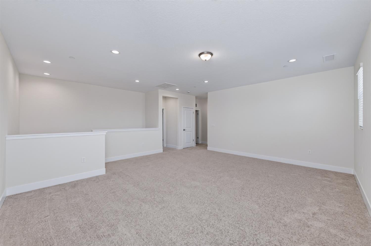 2822 E Corteza Dr, Fresno, CA 93730