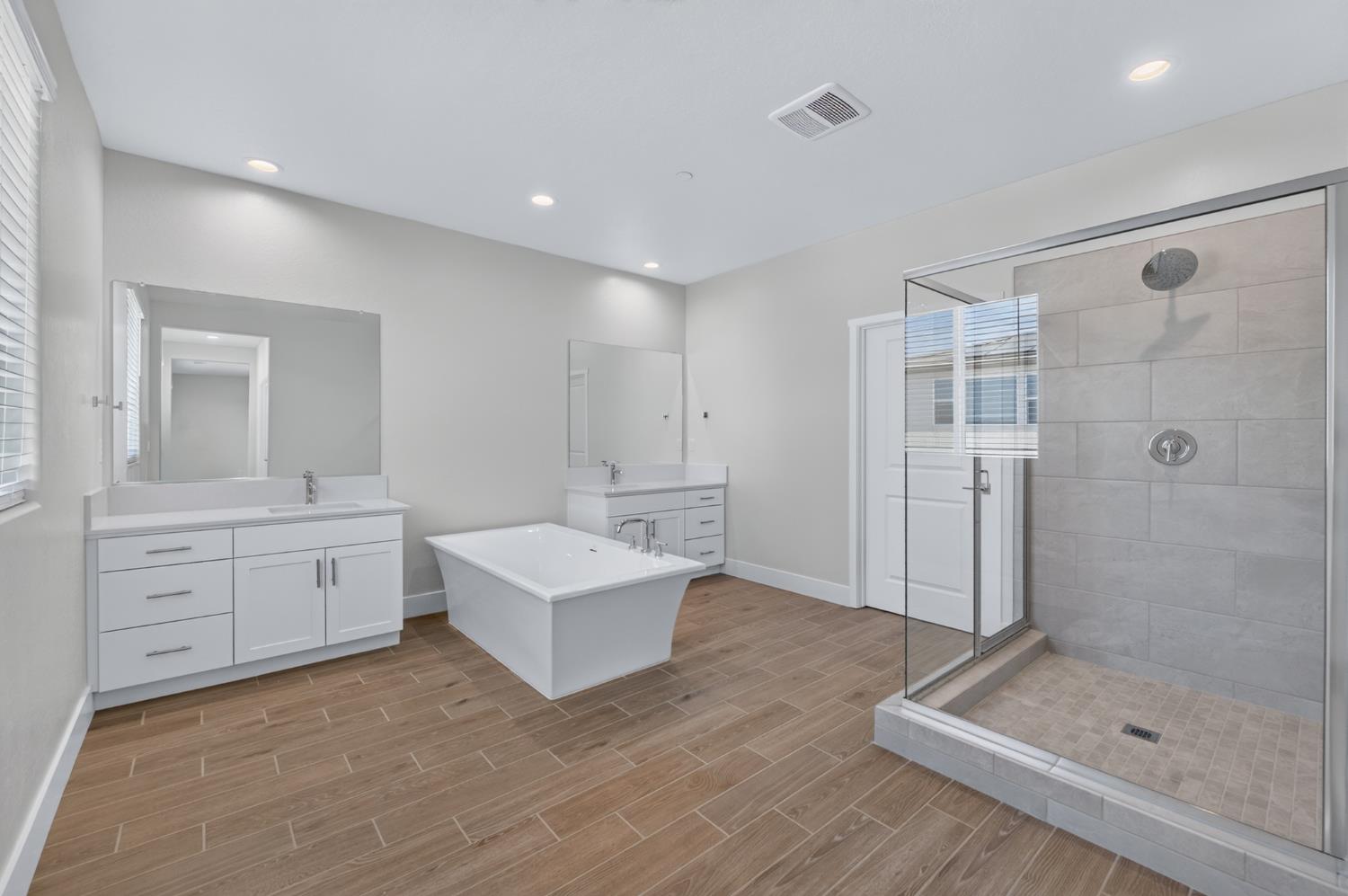 2822 E Corteza Dr, Fresno, CA 93730