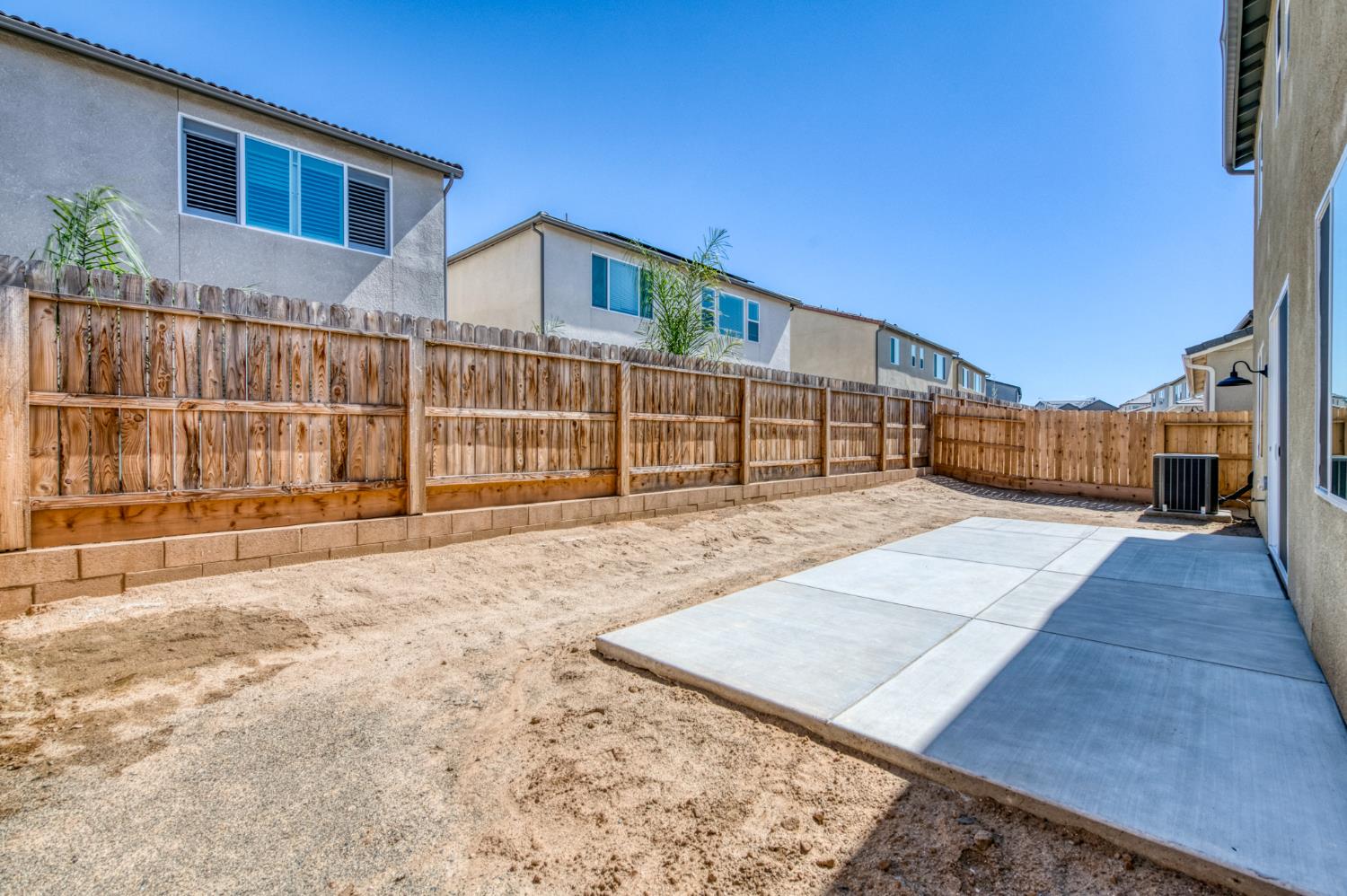 2822 E Corteza Dr, Fresno, CA 93730