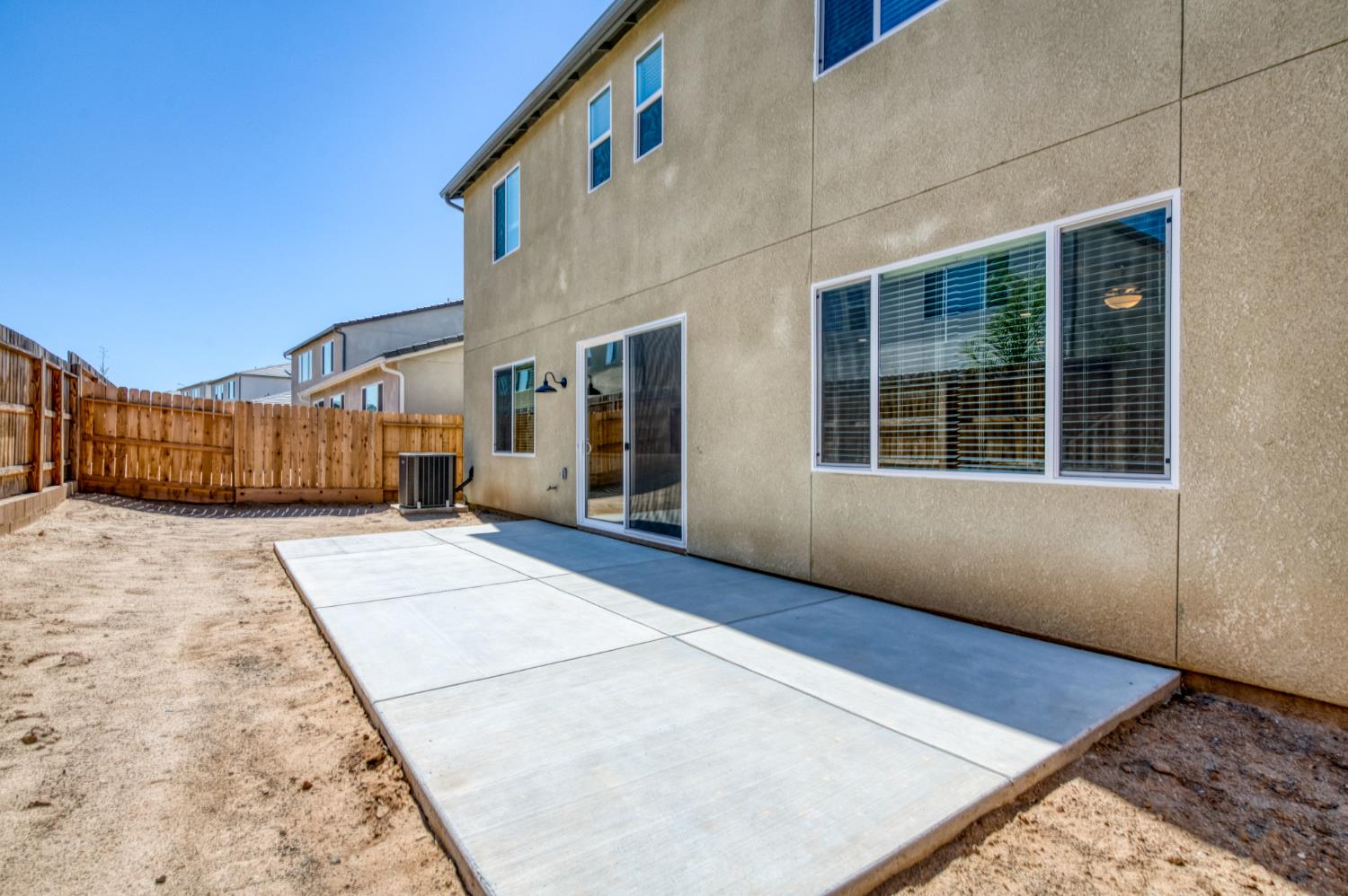 2822 E Corteza Dr, Fresno, CA 93730