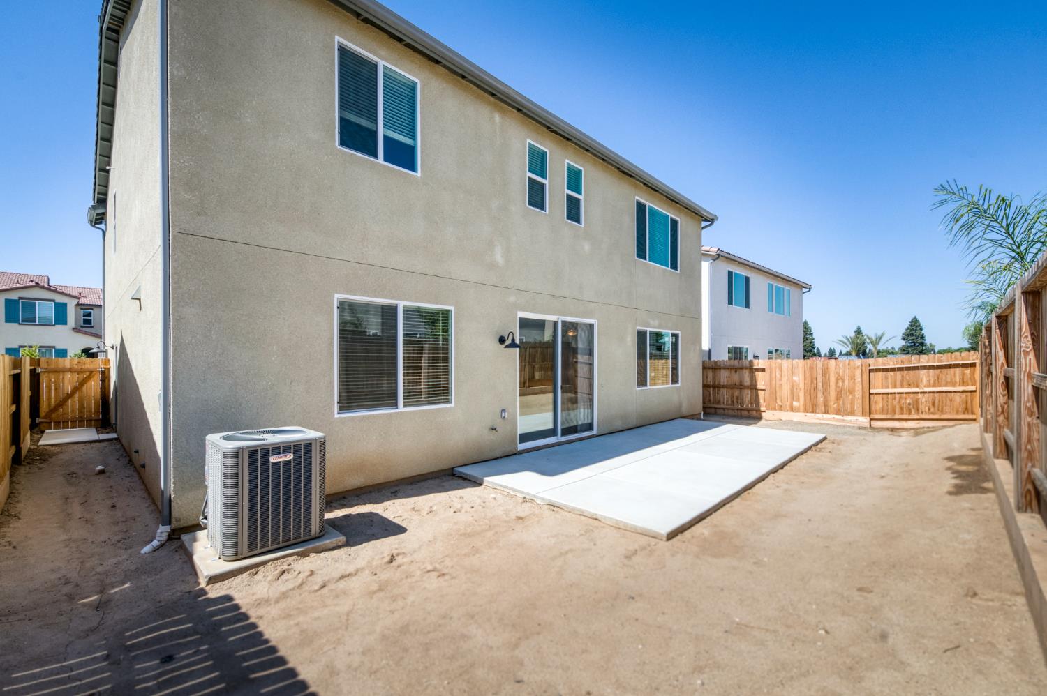 2822 E Corteza Dr, Fresno, CA 93730