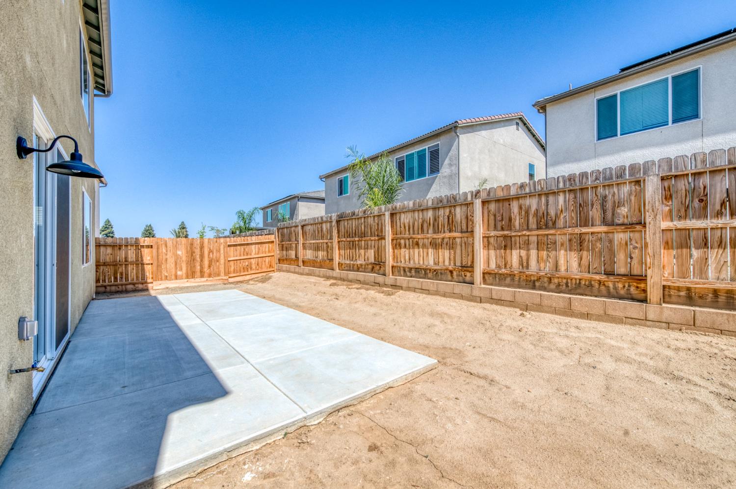 2822 E Corteza Dr, Fresno, CA 93730