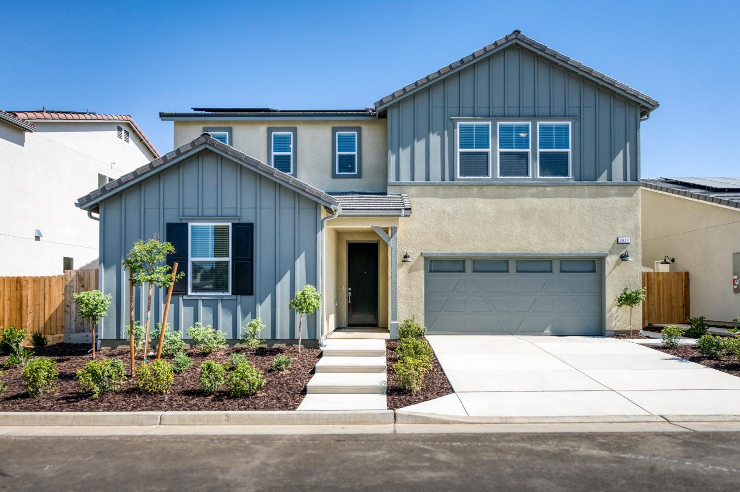 2822 E Corteza Dr, Fresno, CA 93730