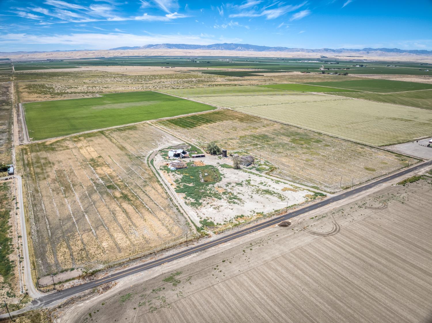17131 Cotton Rd, Los Banos, CA 93635
